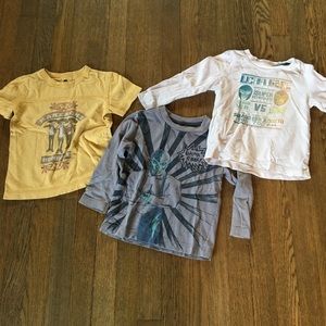 Bundle of size 3 Tea shirts